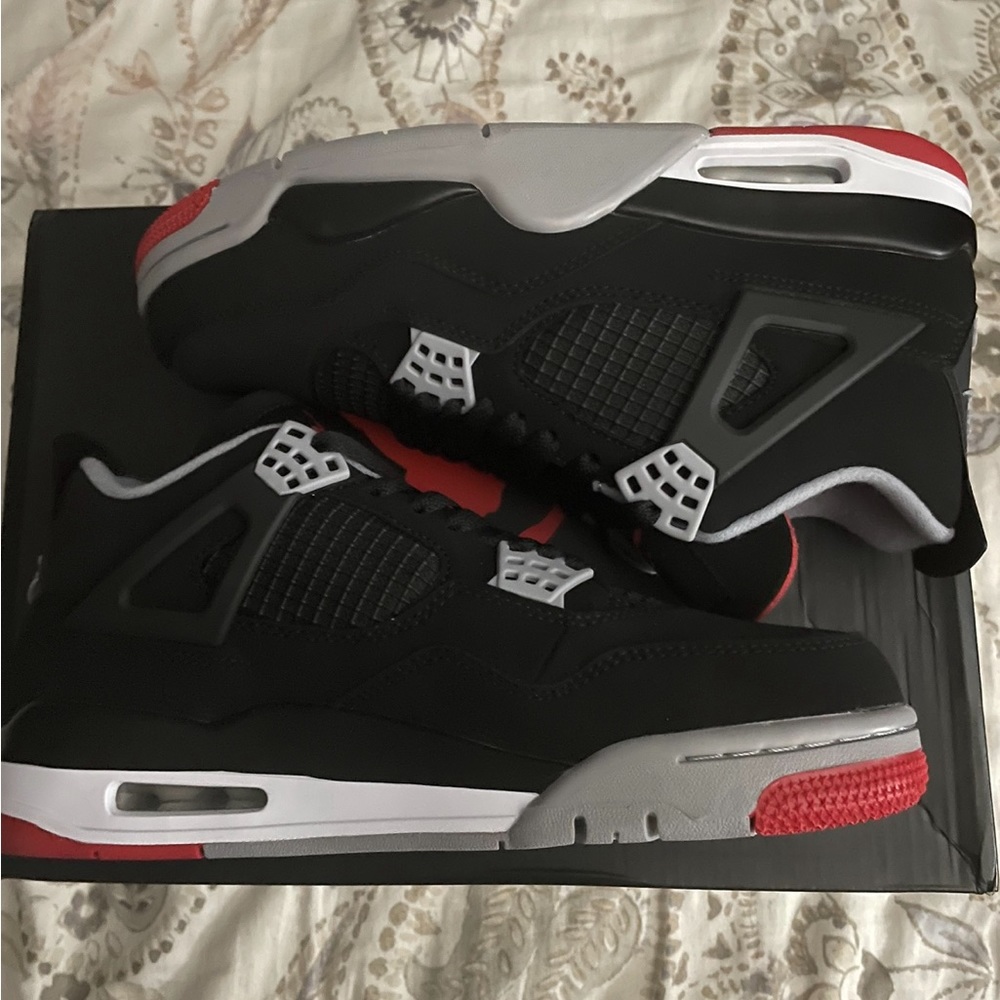 Jordan 4 Bred